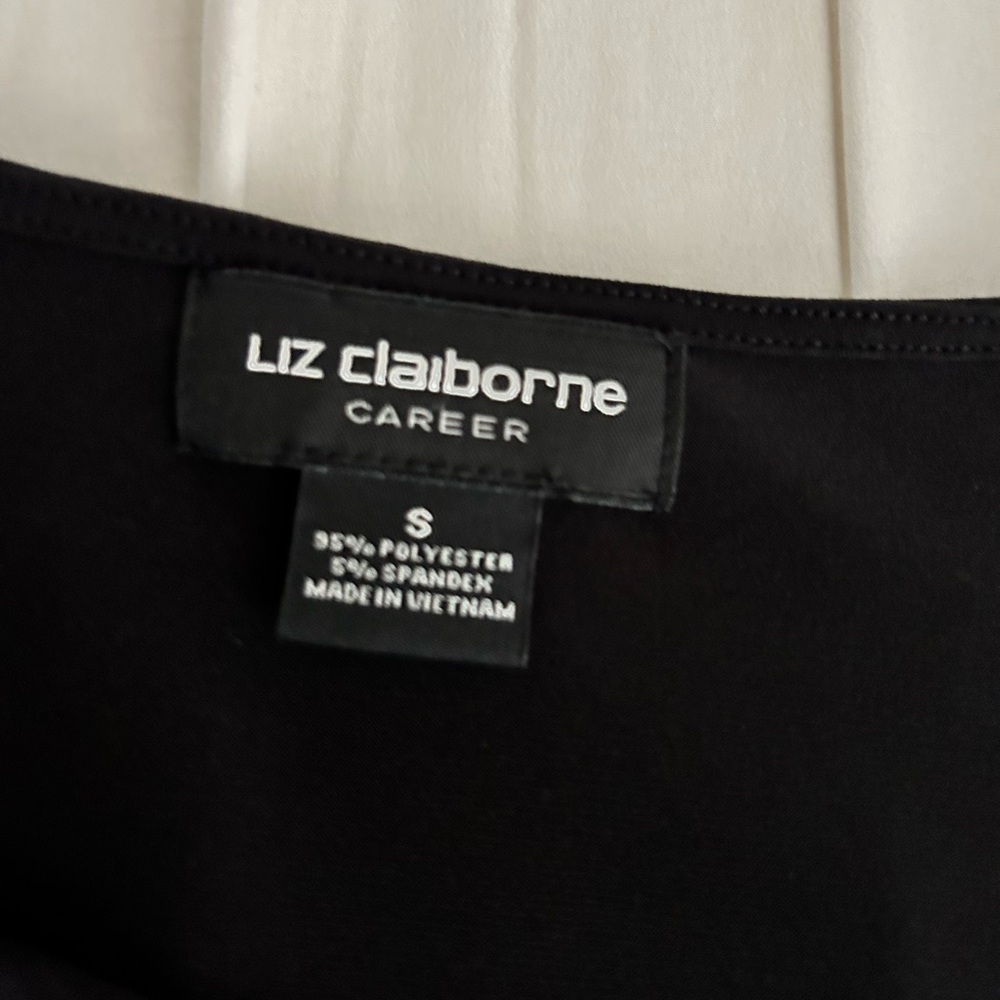 Liz Claiborne Black Sleeveless Draped V-Neck Tank🚨 - Picture 2 of 2